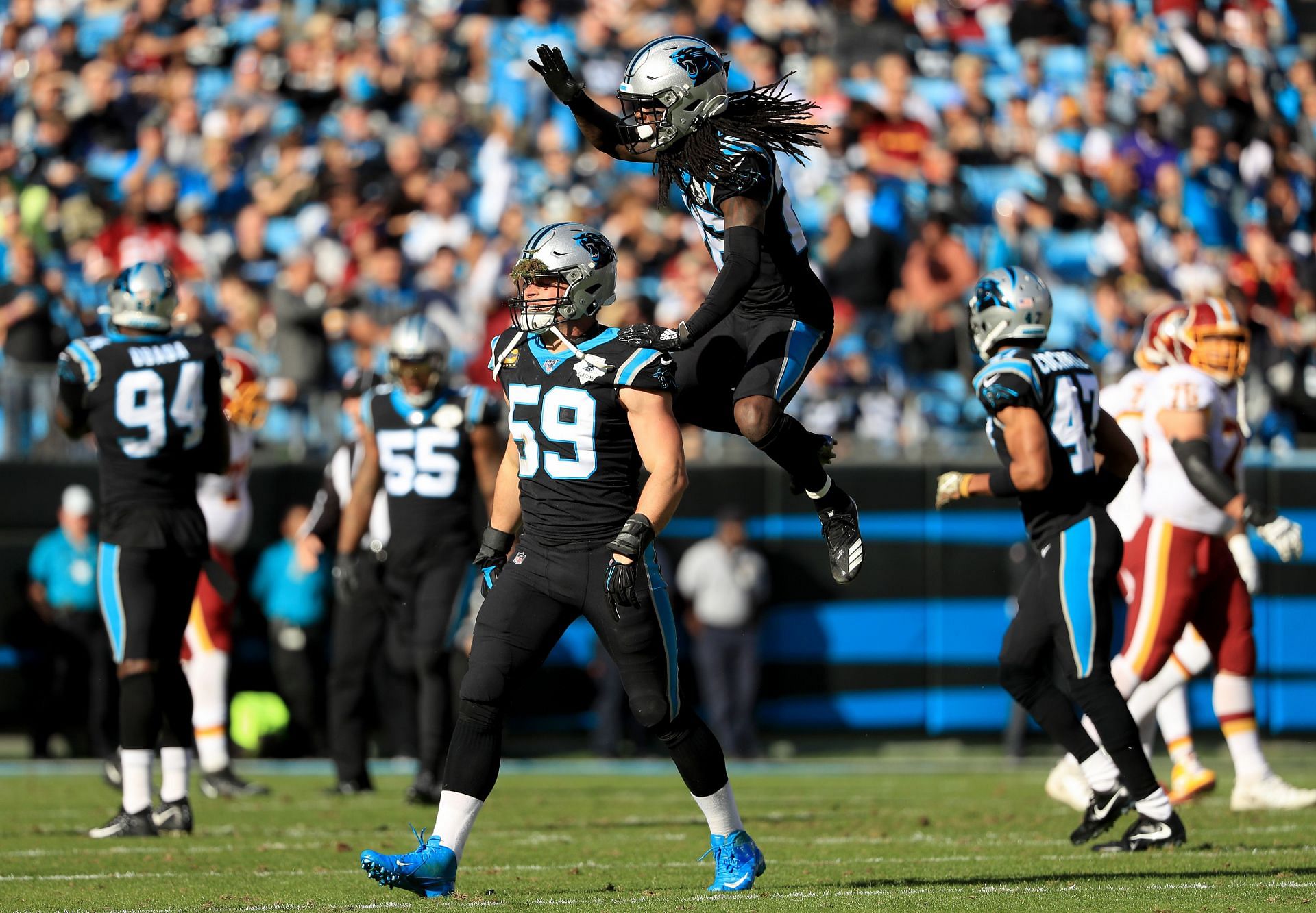 Carolina Panthers LB Luke Kuechly carted off field on TNF