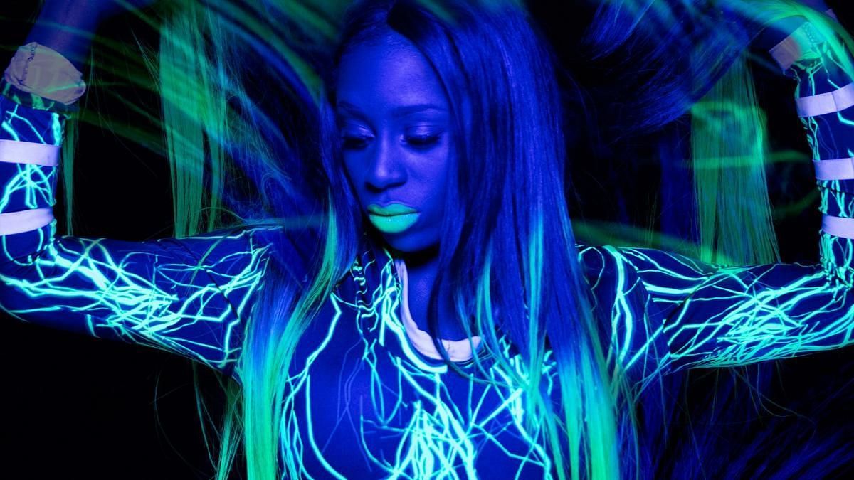 Naomi channeling her inner glow