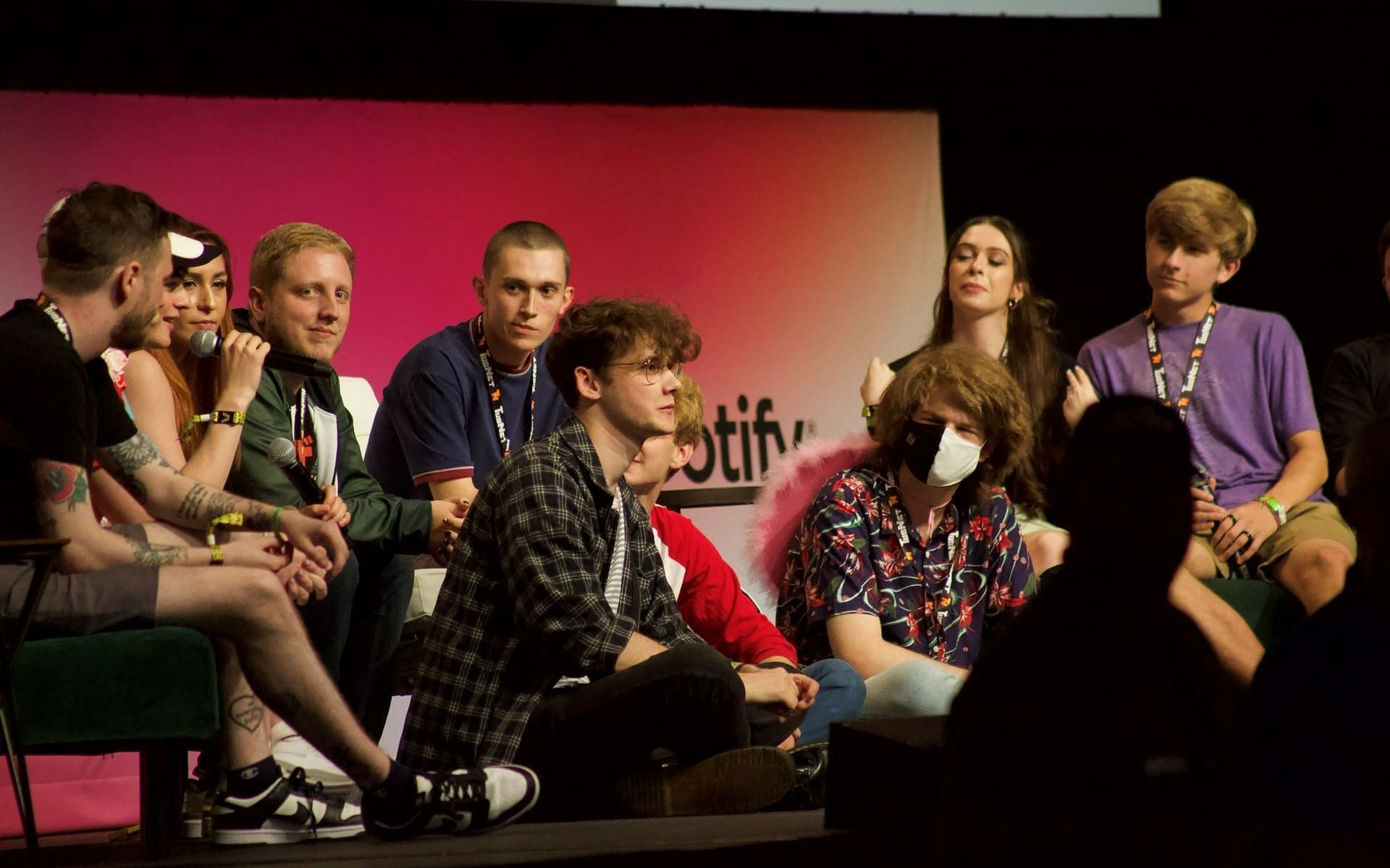Wilbur Soot, TommyInnit, Ph1LzA, Ranboo. and other Minecraft streamers in VidCon (Image via @livxmars Twitter)