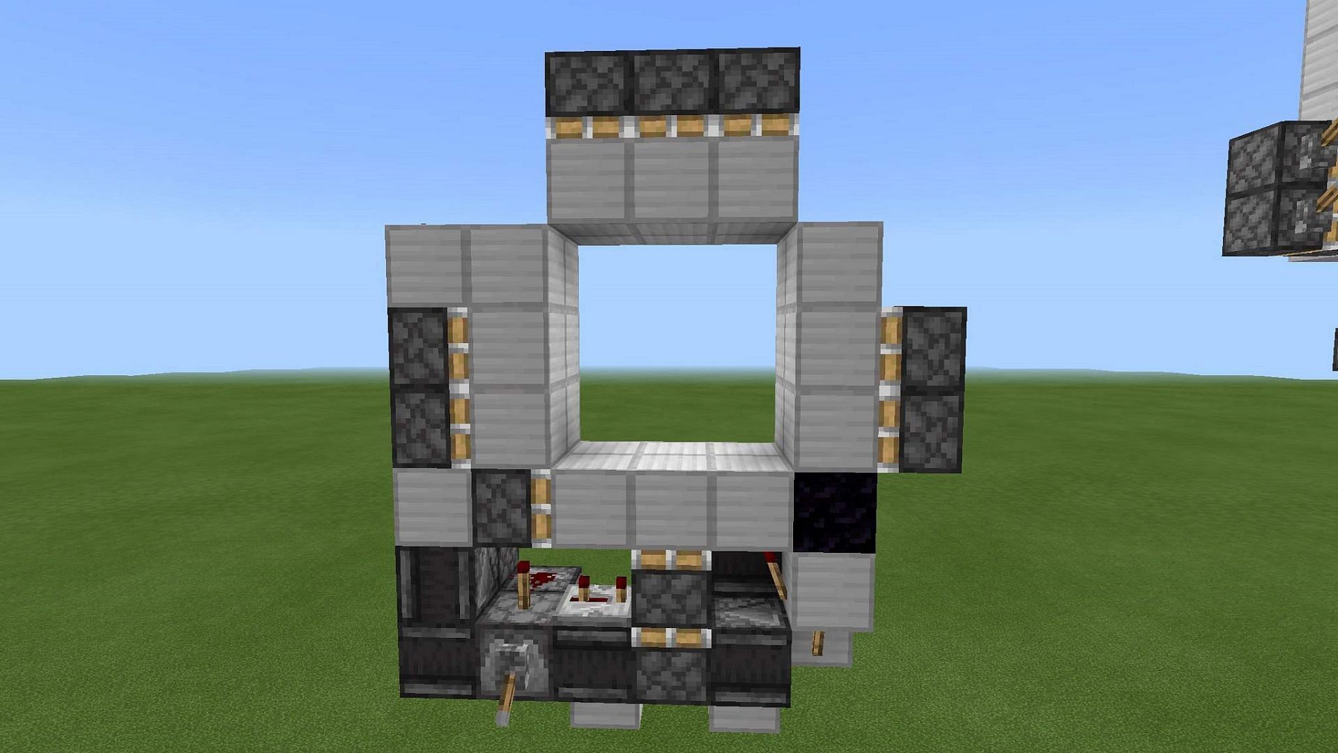 A 3x3 piston door in Minecraft (Image via DatOneGuy/Minecraft Amino)