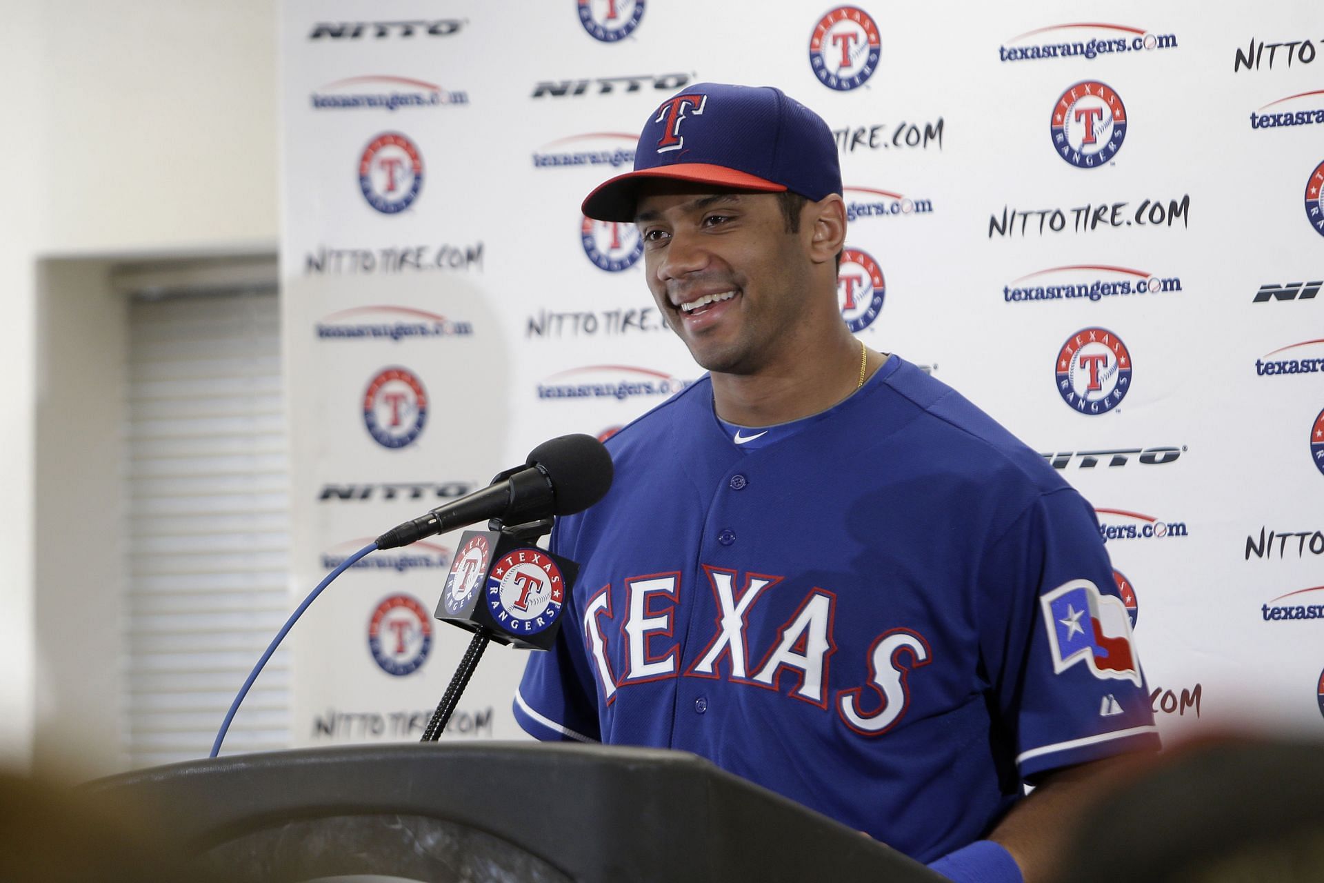 Texas Rangers introduce Russell Wilson