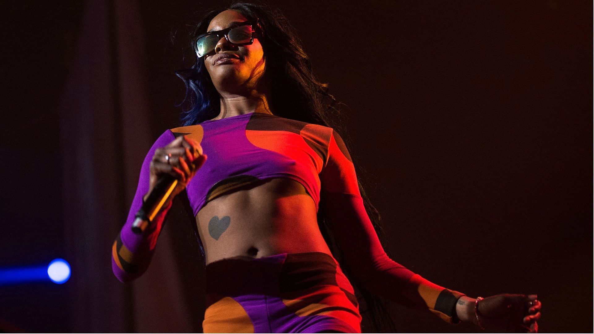 Azealia Banks has been called out several times for being homophobic and transphobic (Image via Getty Images/Cassandra Hannagan)