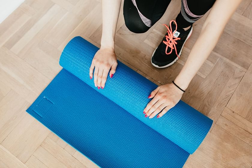 Mat Pilates - Double Leg Stretch Lower Lifts  Mat Pilates - Double Leg  Stretch Lower Lifts It strengthens the core and promotes a stretch of the  back of the leg and