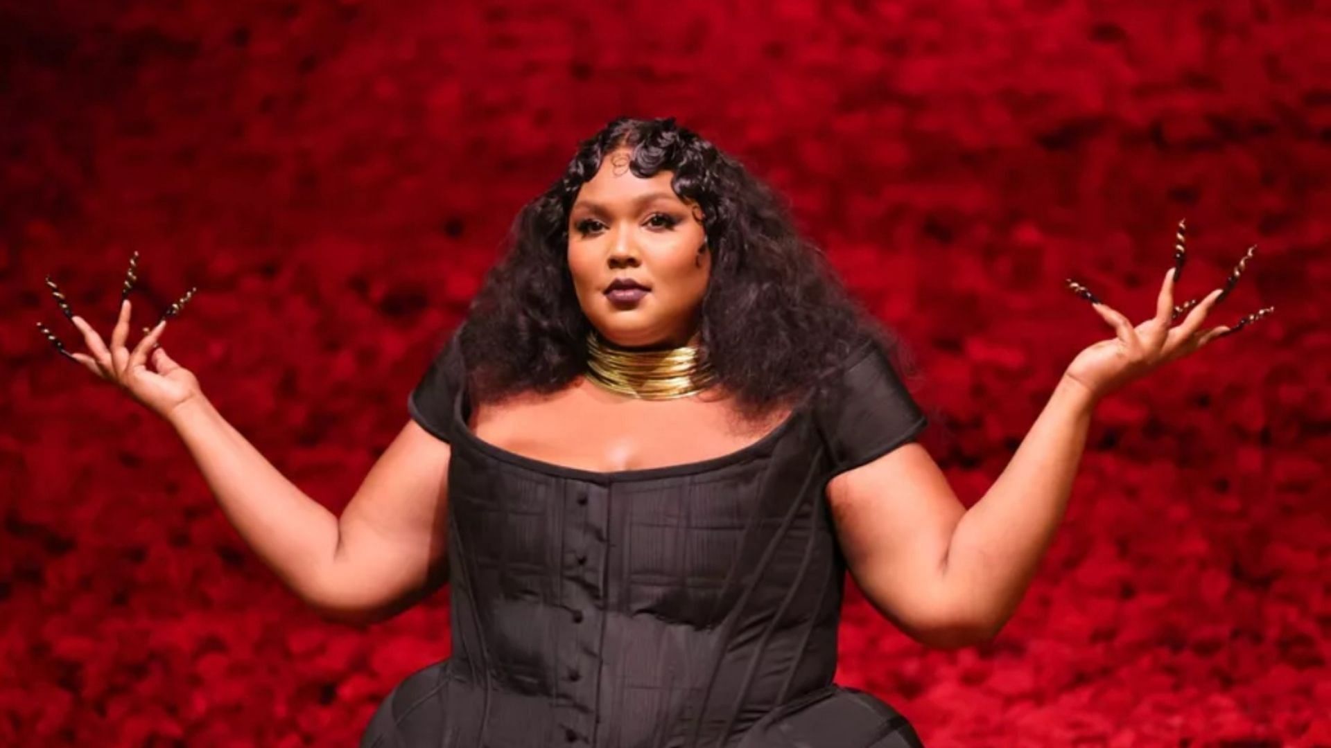 Lizzo has announced that she will donate $1 million from concert proceeds to Planned Parenthood. (Image via Getty)