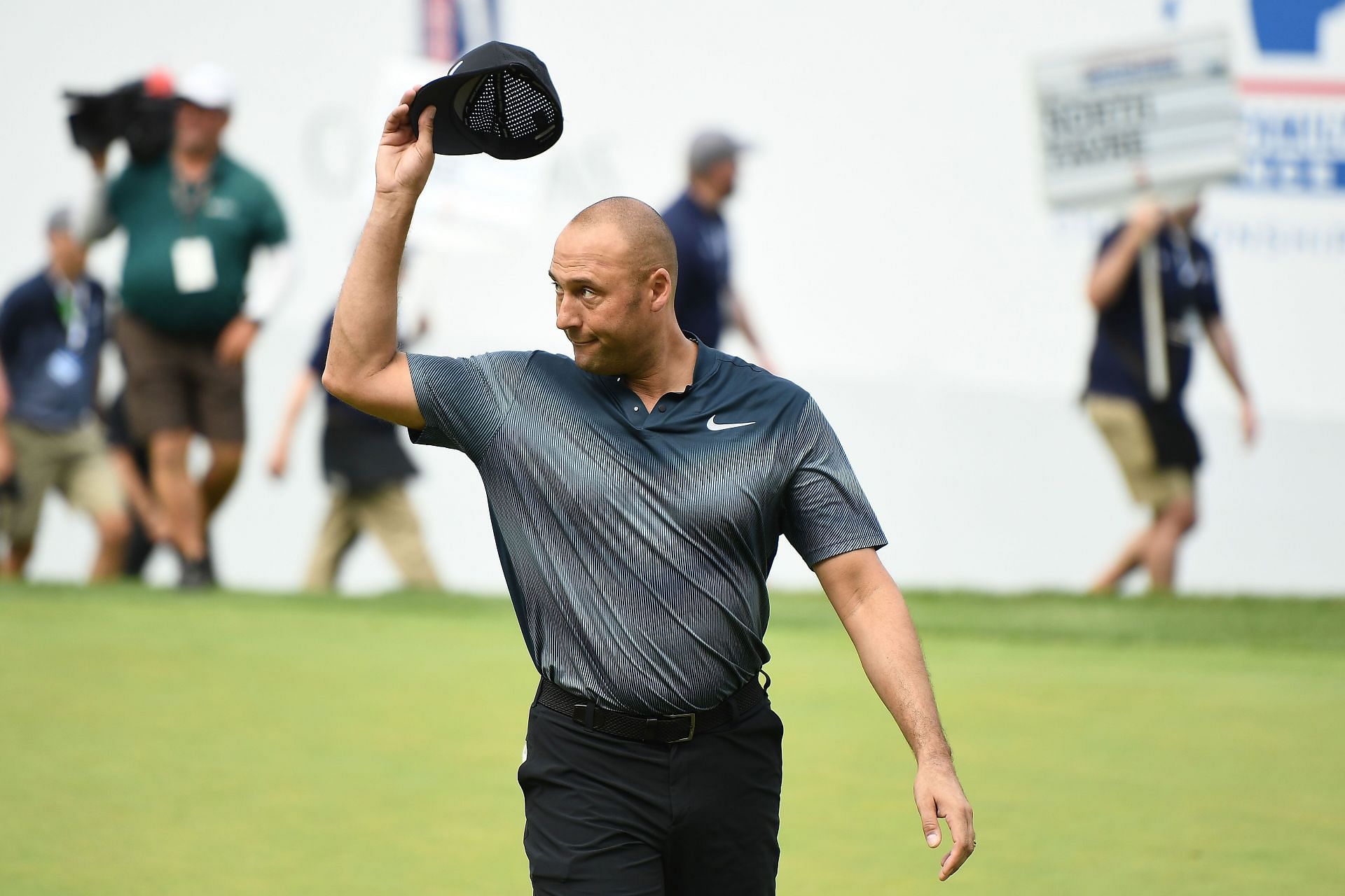 Jeter tips his hat to the crowd at American Family Insurance Championship.