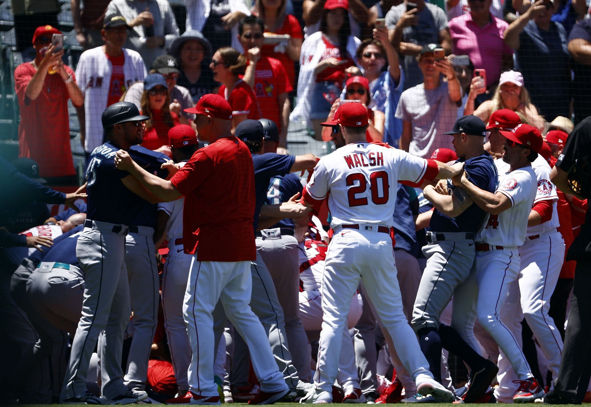 Angels' Anthony Rendon avoids charges from altercation with fan