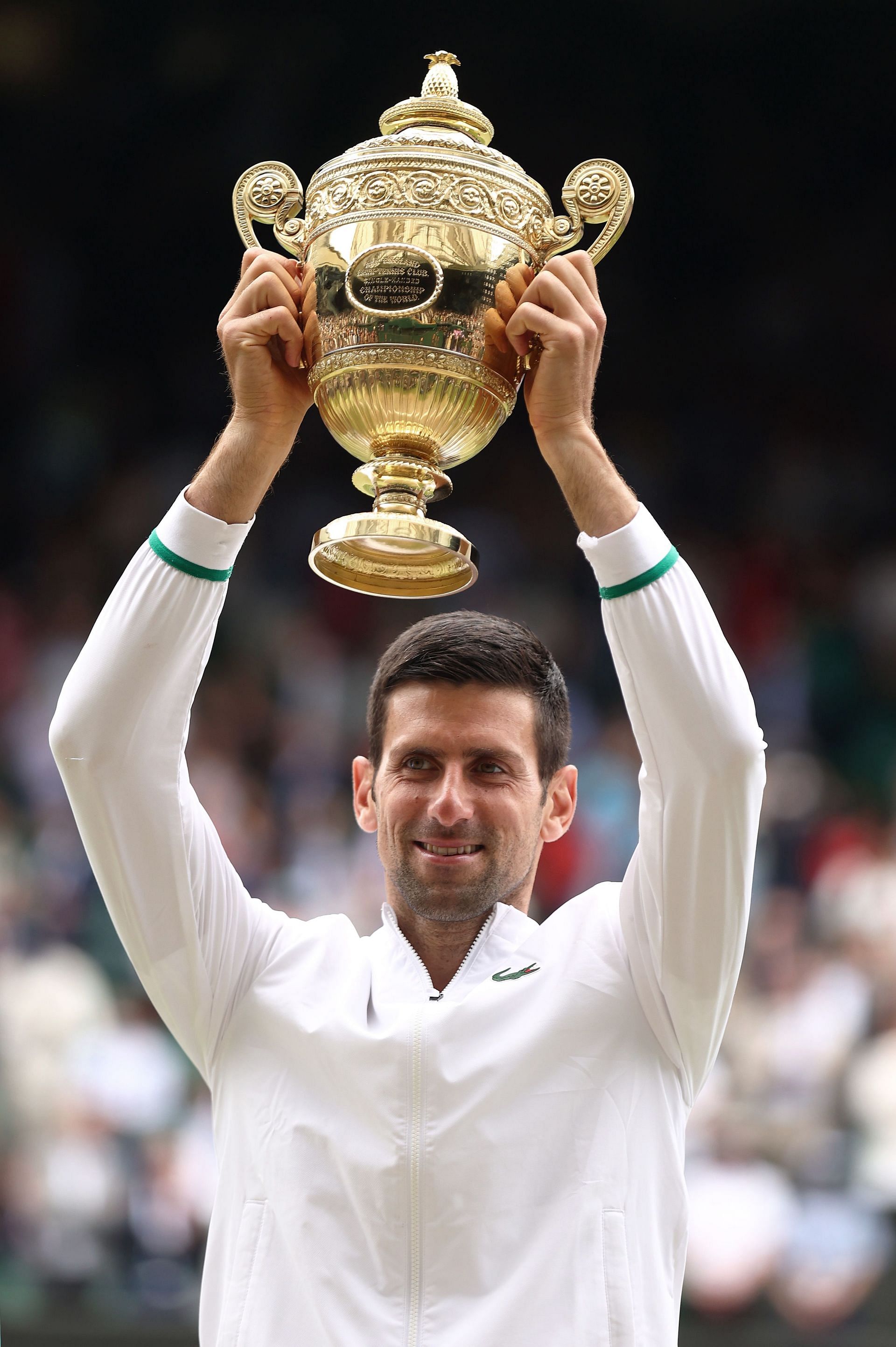 Djokovic celebrates after winning the 2021 Wimbledon final