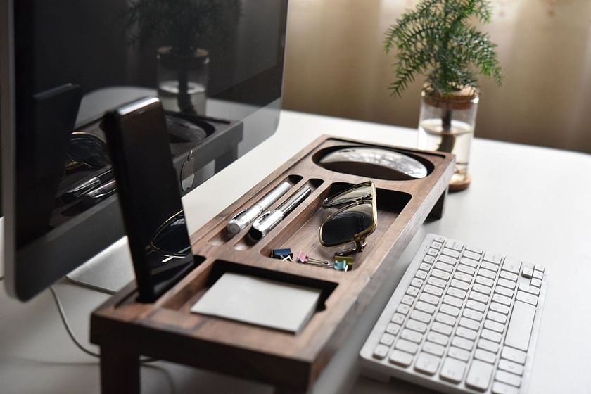 10 Desk Setup Accessories Worth Buying! 