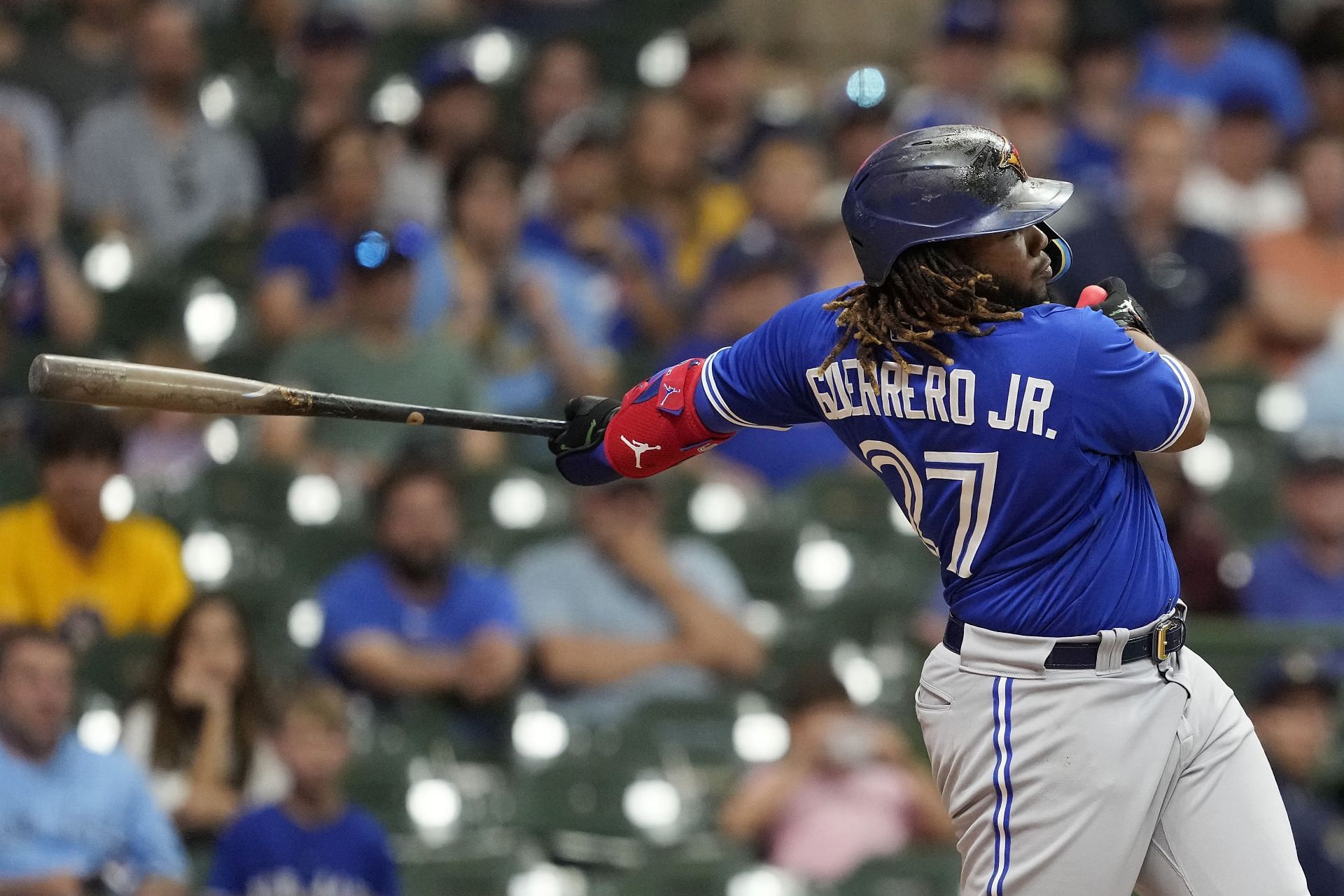 MLB on X: The return of Vladimir Guerrero Jr. did not disappoint. 👏  #HRDerby  / X