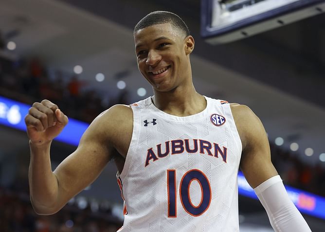 “Jabari projects more to be that kind of centerpiece, focal point” - NBA draft expert believes Jabari Smith Jr. will be picked by the Orlando Magic ahead of Gonzaga star because of his offensive skills