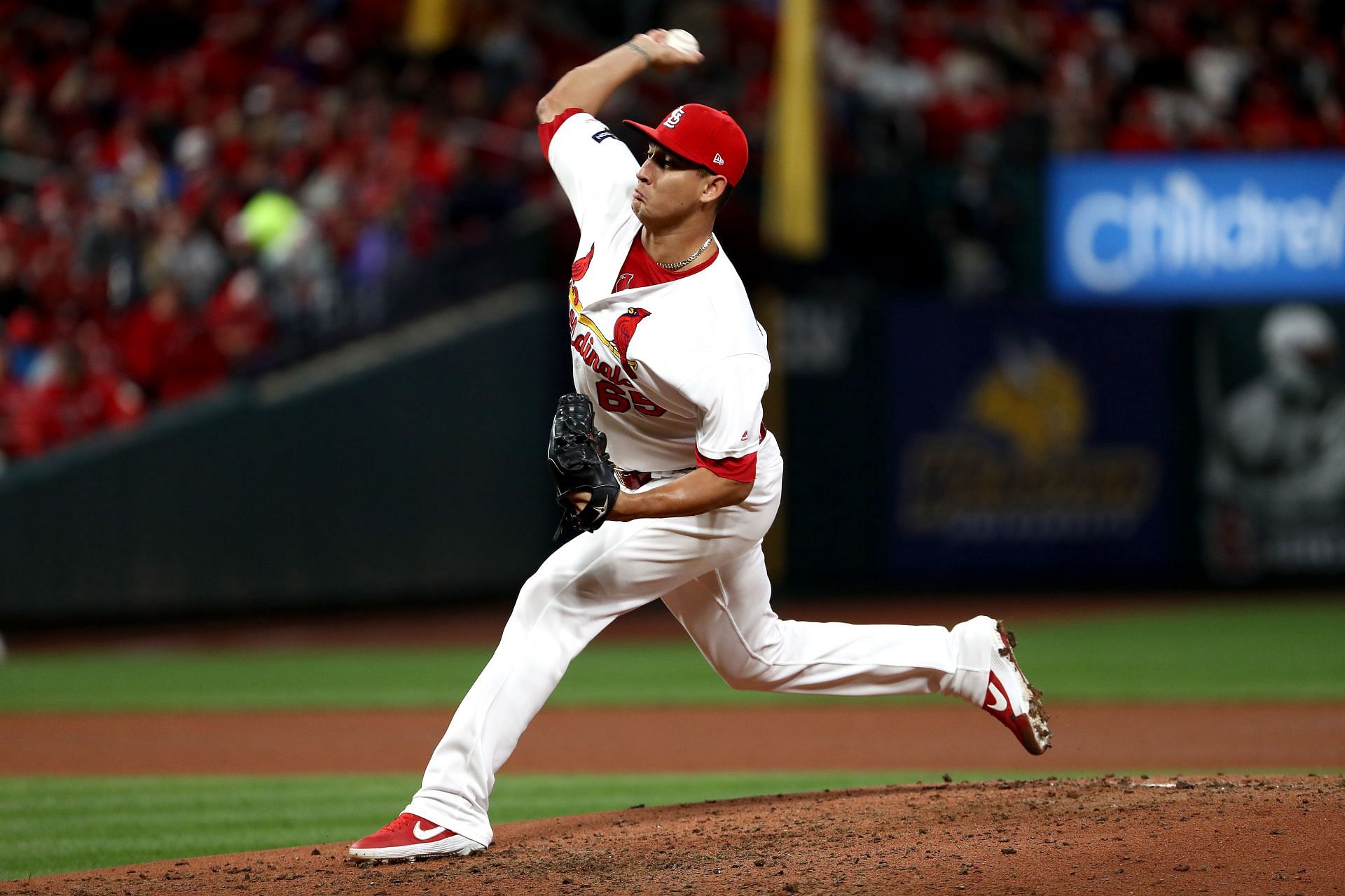 MLB: Yadi rejoining Cardinals would be writing on the wall for Marmol