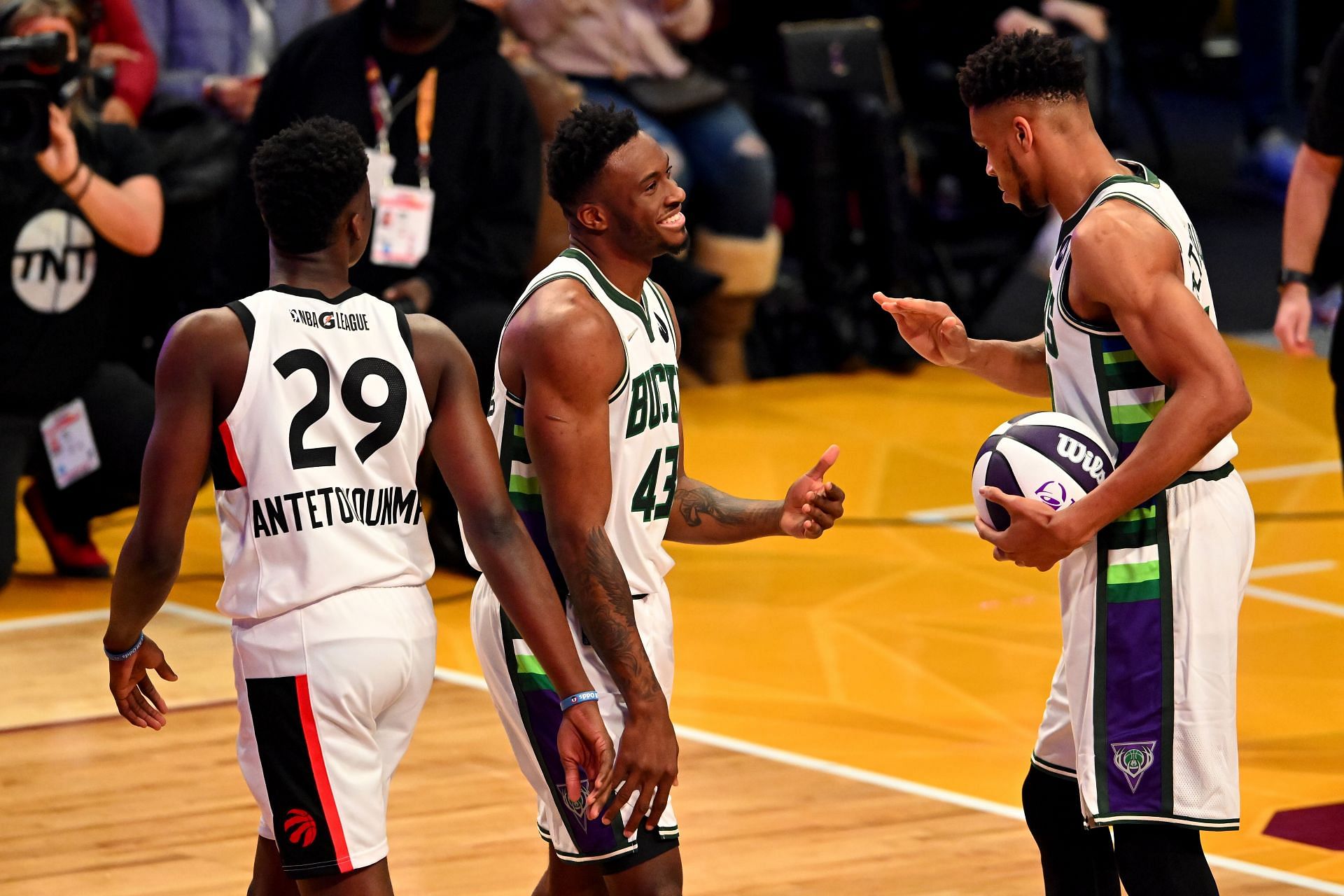 Bucks' Pat Connaughton shares his favorite Giannis Antetokounmpo story