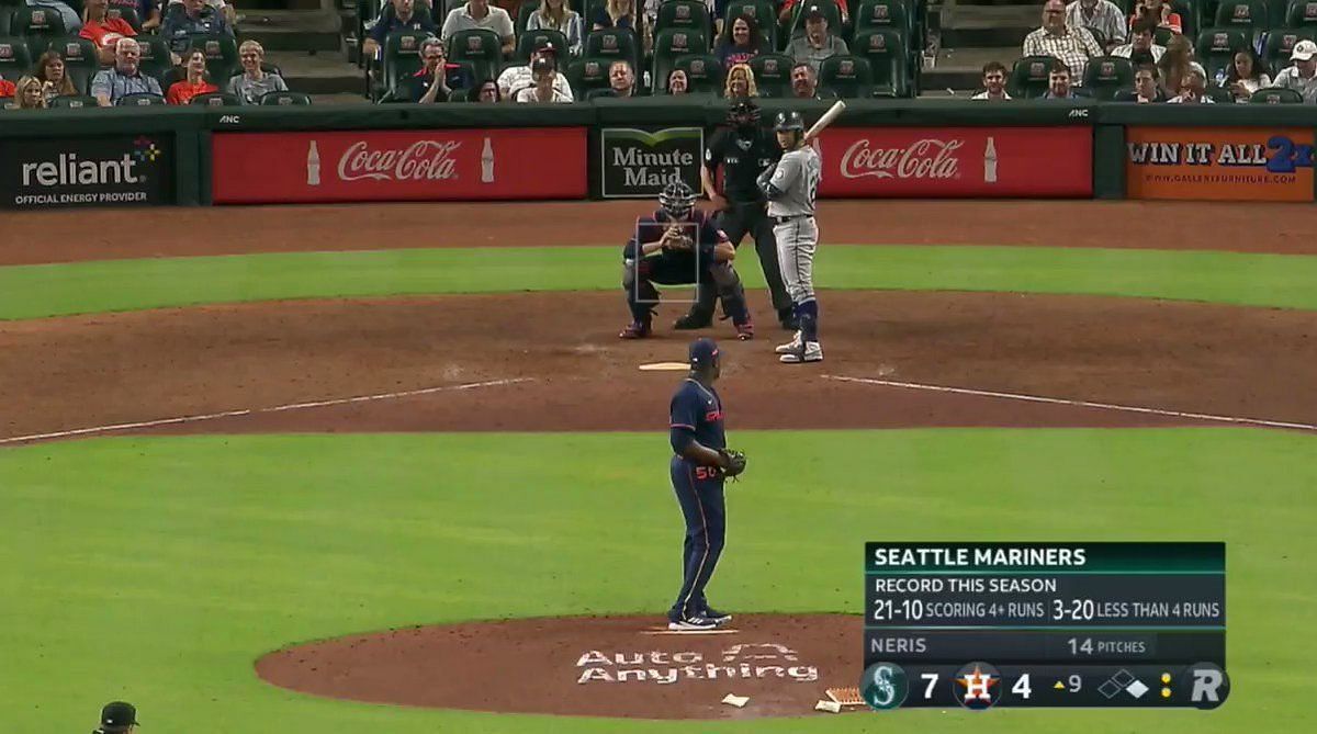 Astros' Neris shouts at Mariners' Rodríguez after strikeout