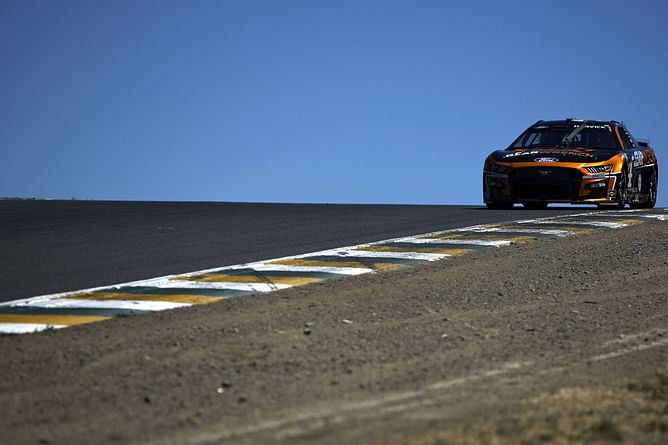 Kevin Harvick would be a successful 'NFL quarterback, an NBA player, or a race car driver', says NASCAR TV analyst after driver's tirade at Sonoma