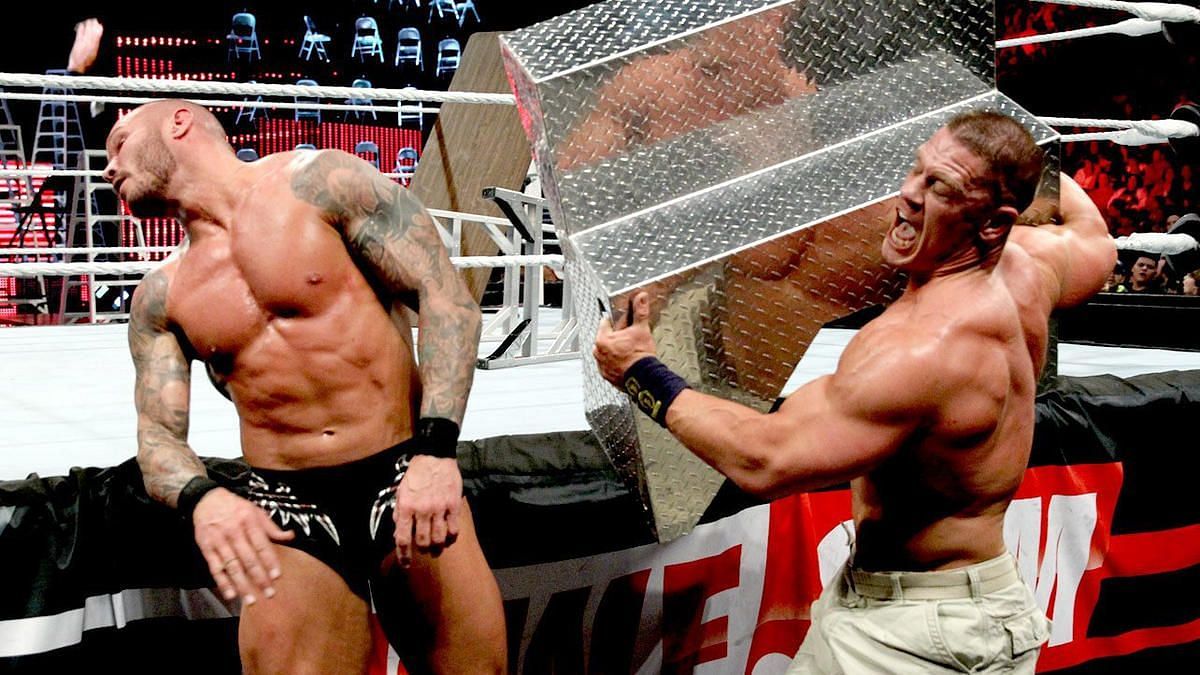 WWE में जॉन सीना और रैंडी ऑर्टन के बीच हुए मुकाबलों में किसका पलड़ा भारी रहा?