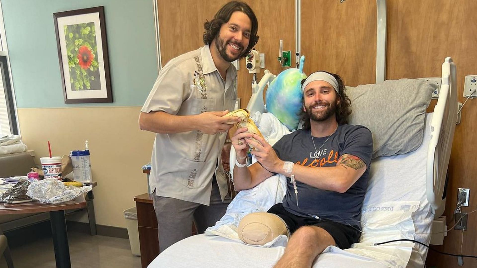 Bachelorette star Cam Ayala undergoes leg amputation (Image via camronayala/Instagram)