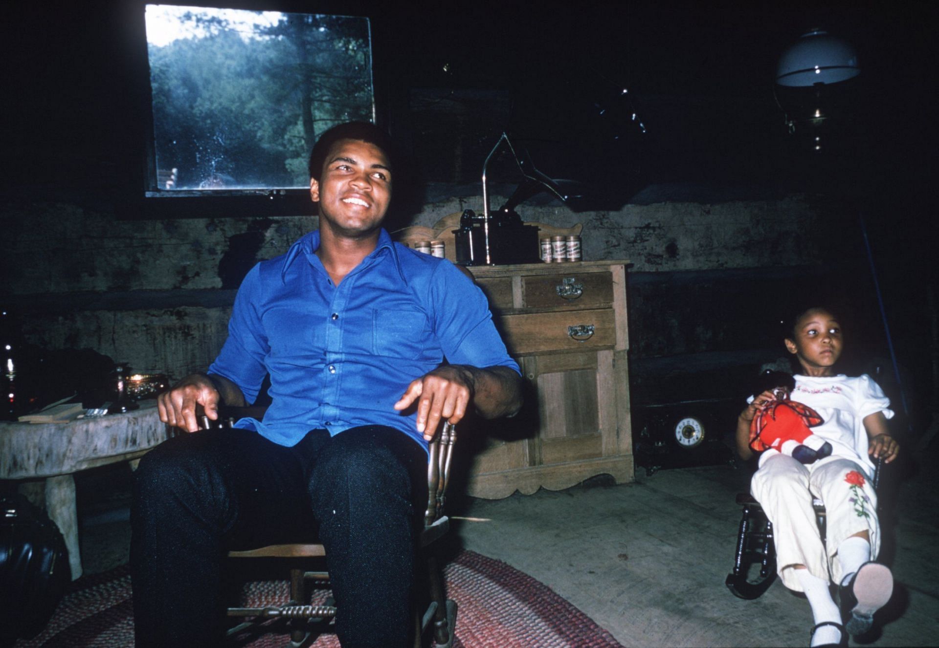 Muhammad Ali with his daughter in 1980
