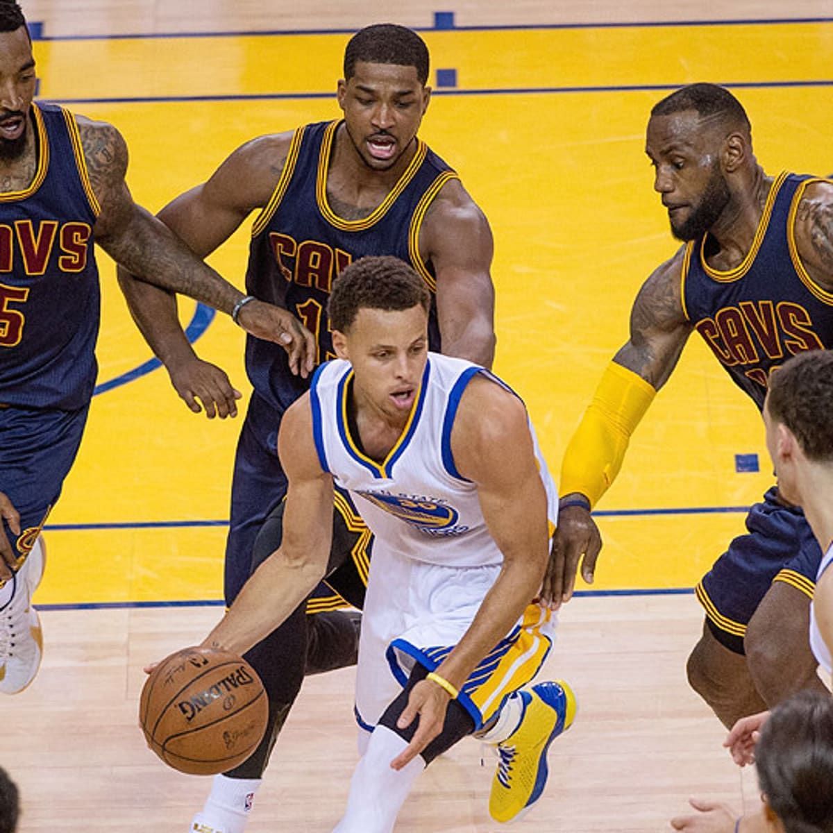 The Cleveland Cavaliers would rather get the ball out of Steph Curry&#039;s hands and live with Kevin Durant or Klay Thompson beating them. [Photo: Sports Illustrated]