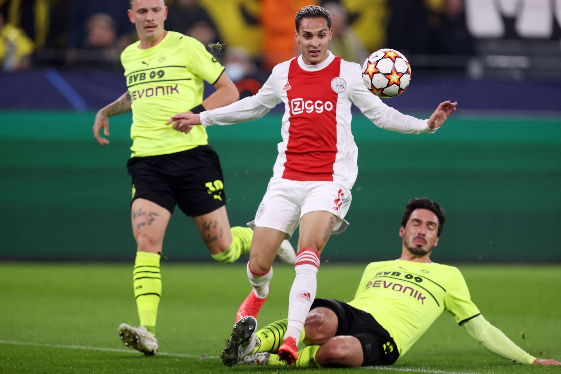 Borussia Dortmund vs AFC Ajax: Group C - UEFA Champions League