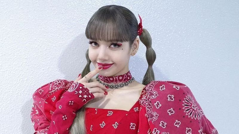 A still of the K-pop artist Lisa (Image via @lalalalisa_m/Instagram)