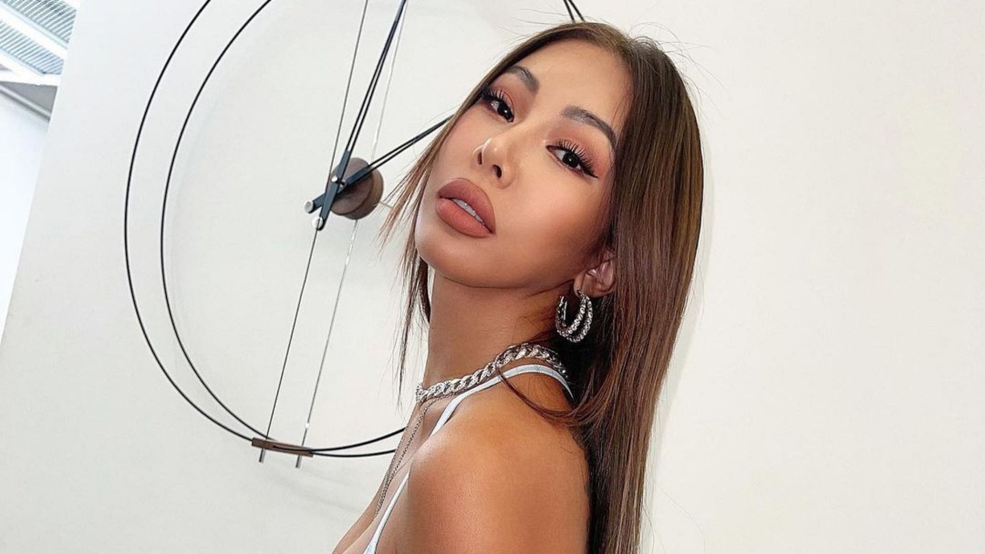 Jessi opens up about Sunmi reportedly replacing her on Showterview (Image via @jessicah_o/Instagram)