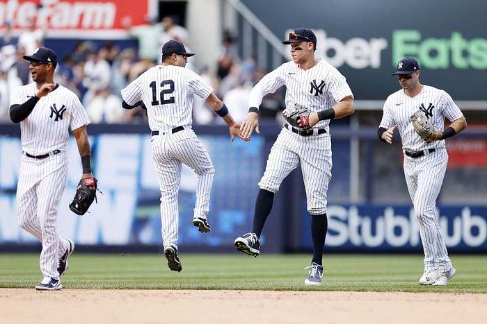 LOOK: Yankees' Aaron Judge flashes new, perfect smile at spring