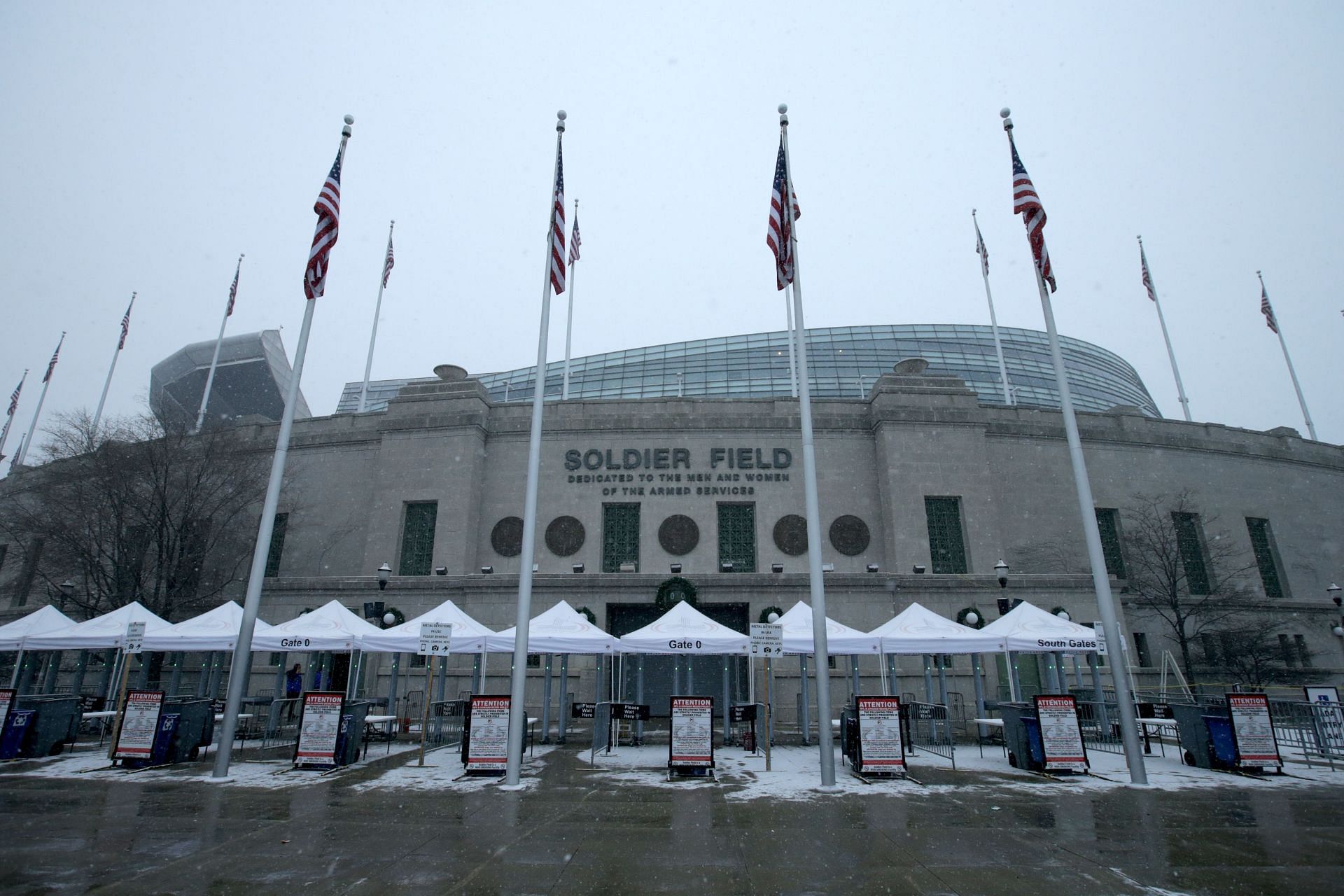 Outside view of Chicago Bears&#039; Soldier Field