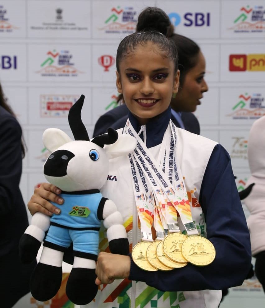 Maharashtra&#039;s Sanyukta Kale with her five gold medals. (PC: Khelo India)