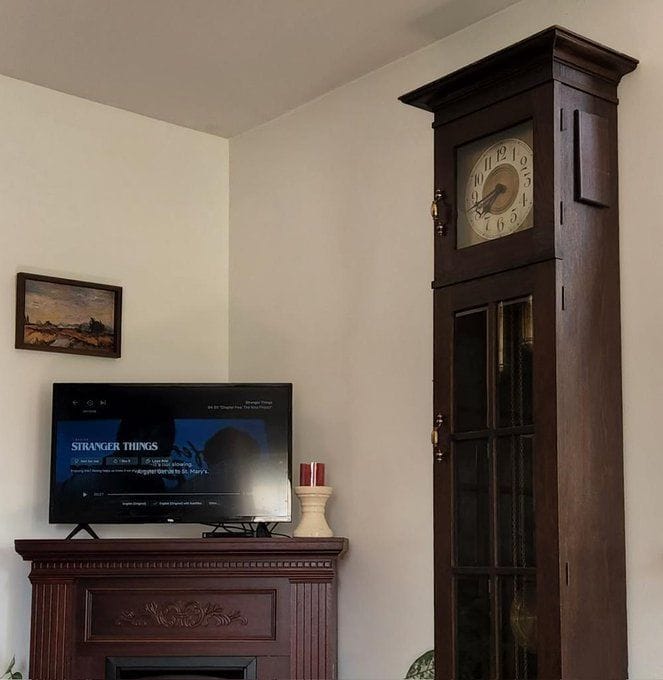 What is the Grandfather Clock sound on TikTok? Meaning of viral joke