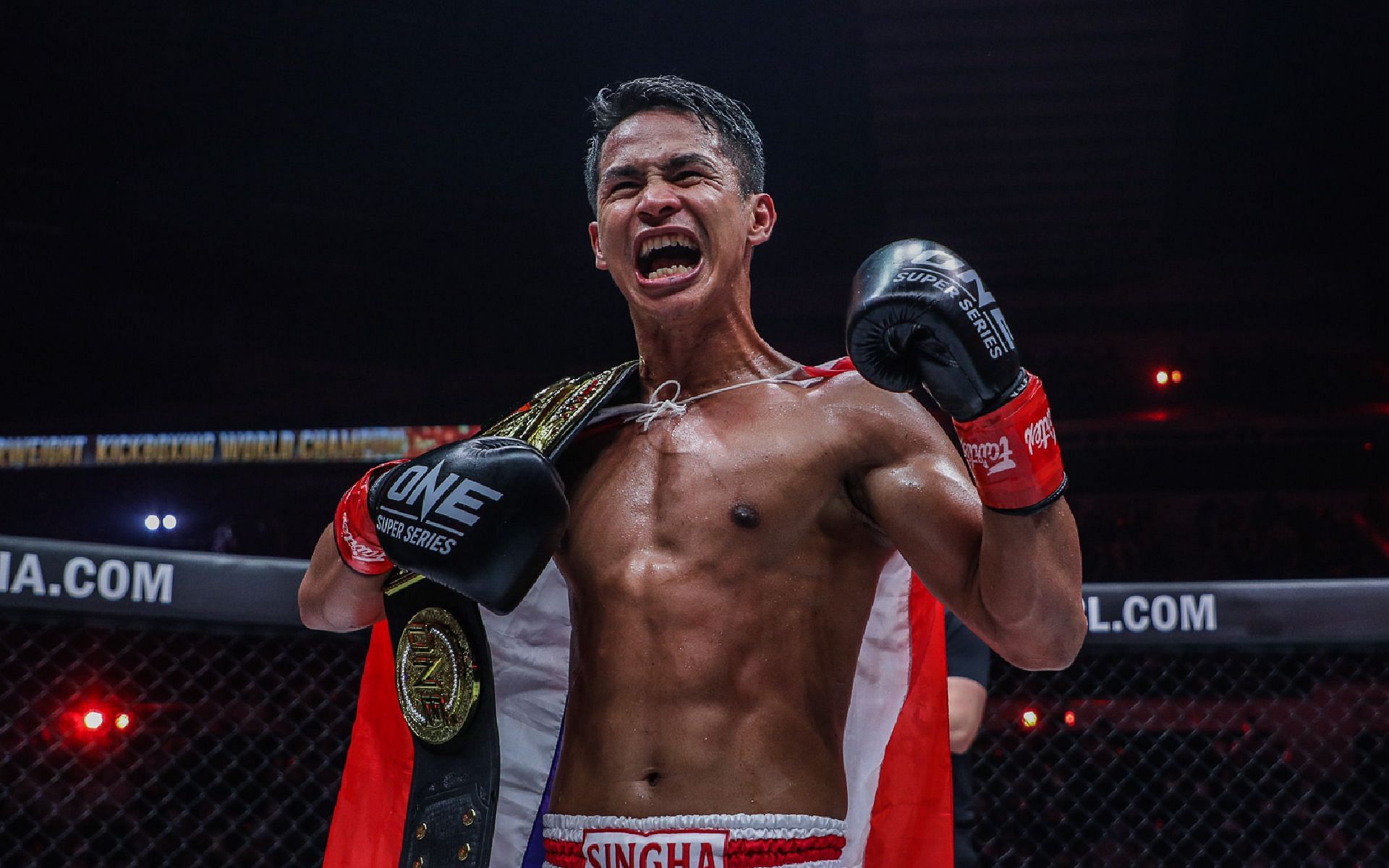 Superbon Singha Mawynn continues to build his legacy. [Photo ONE Championship]