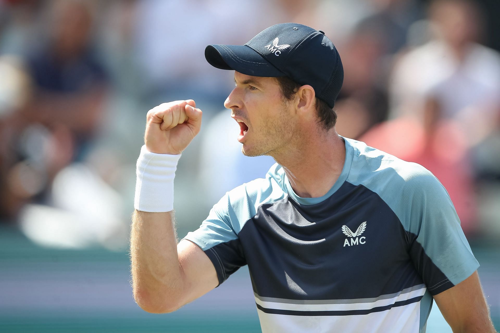 Murray gestures during his quarter-final match against Stefanos Tsitsipas