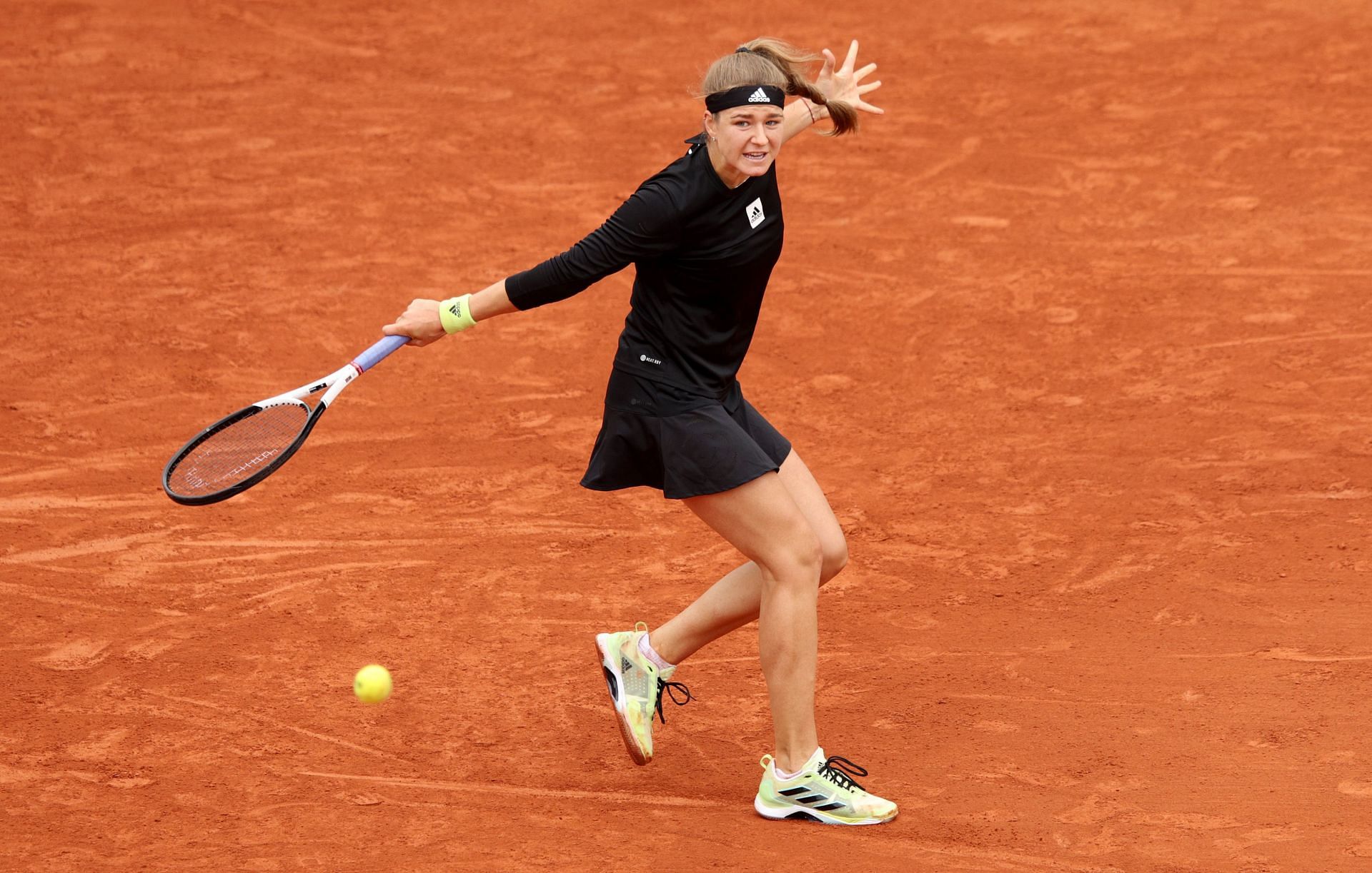 Karolina Muchova in action at the 2022 French Open