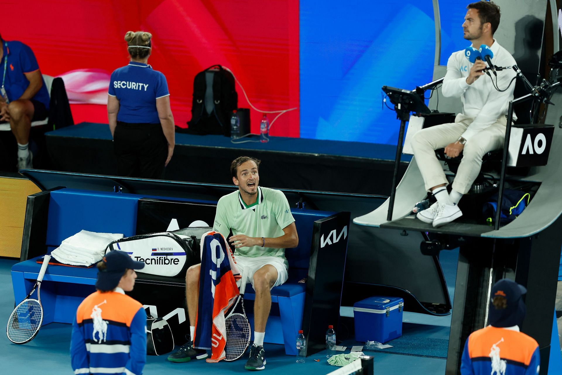 Daniil Medvedev in a heated discussion with Jaume Campistol at the Australian Open