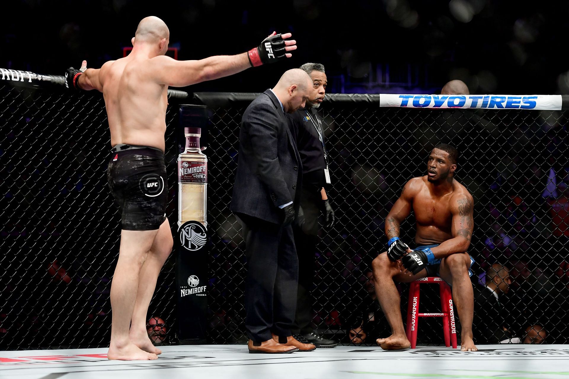 UFC Fight Night: Glover Teixeira at his violent best
