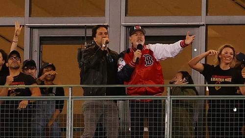  Neil Diamond performs at Fenway Park (Source: Today.com)