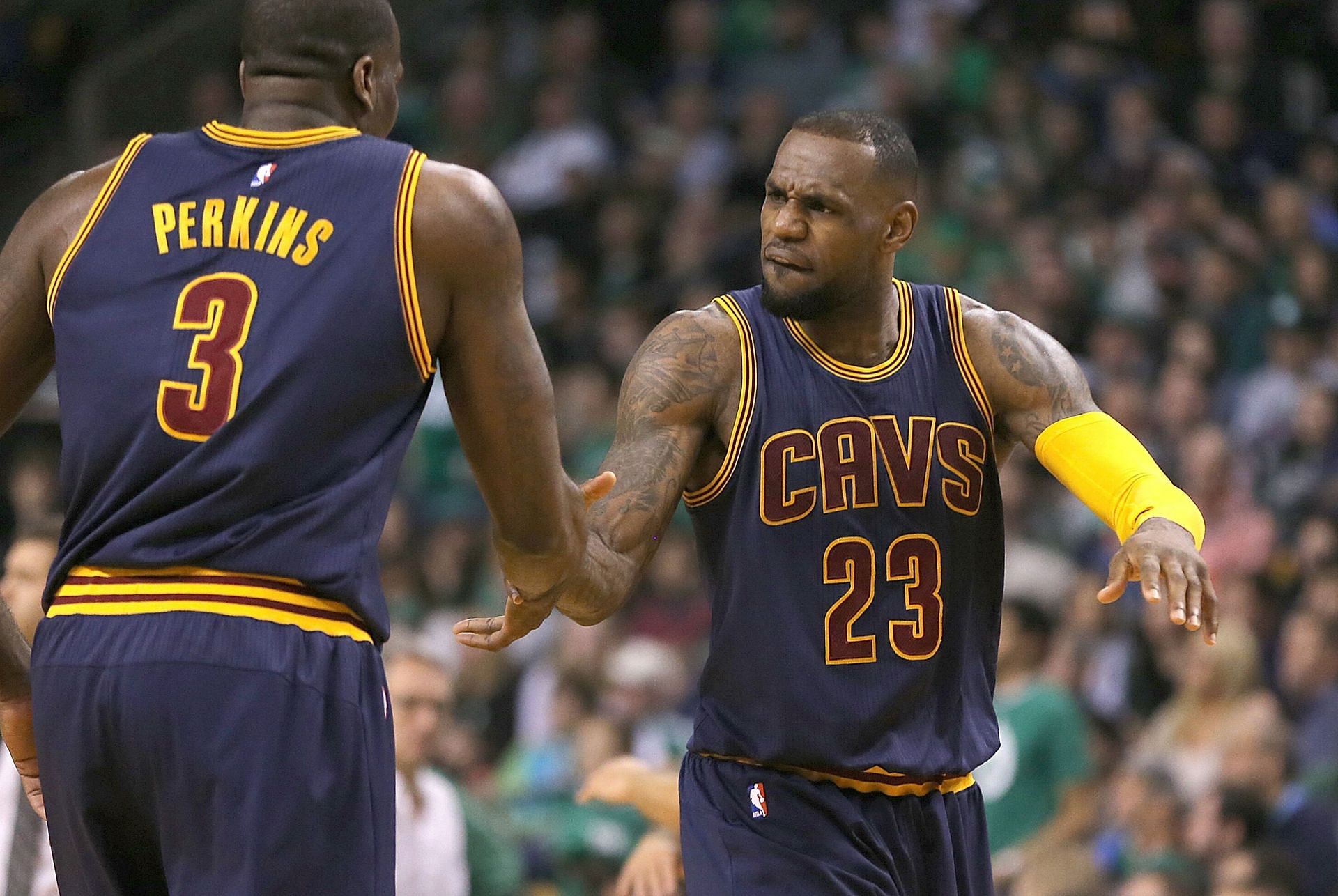 Kendrick Perkins and LeBron James playing for the Cleveland Cavaliers in 2015.
