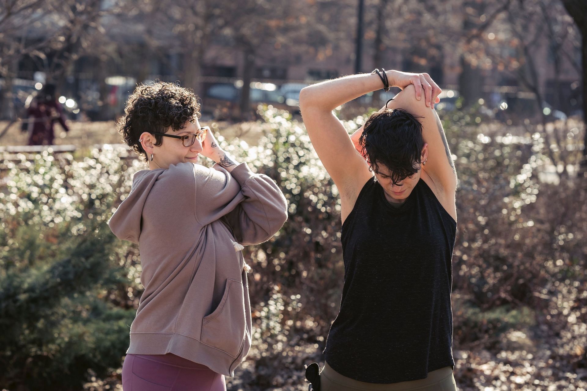 Anterior shoulder stretch helps you with your posture and body alignment. (Image via Pexels / Sarah Chai)