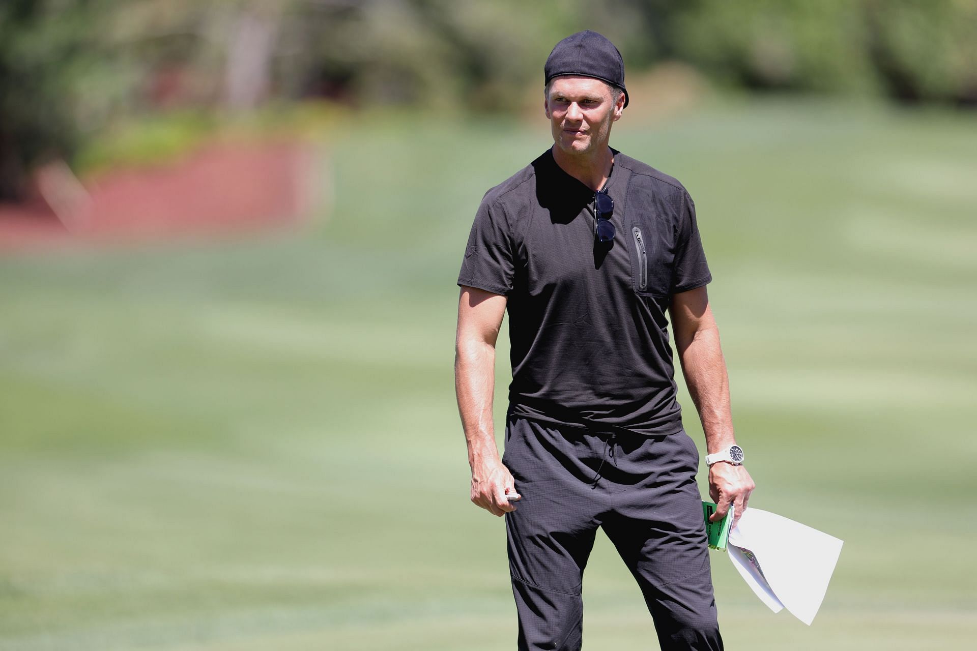 Tom Brady taunts Aaron Rodgers, Bryson DeChambeau in video