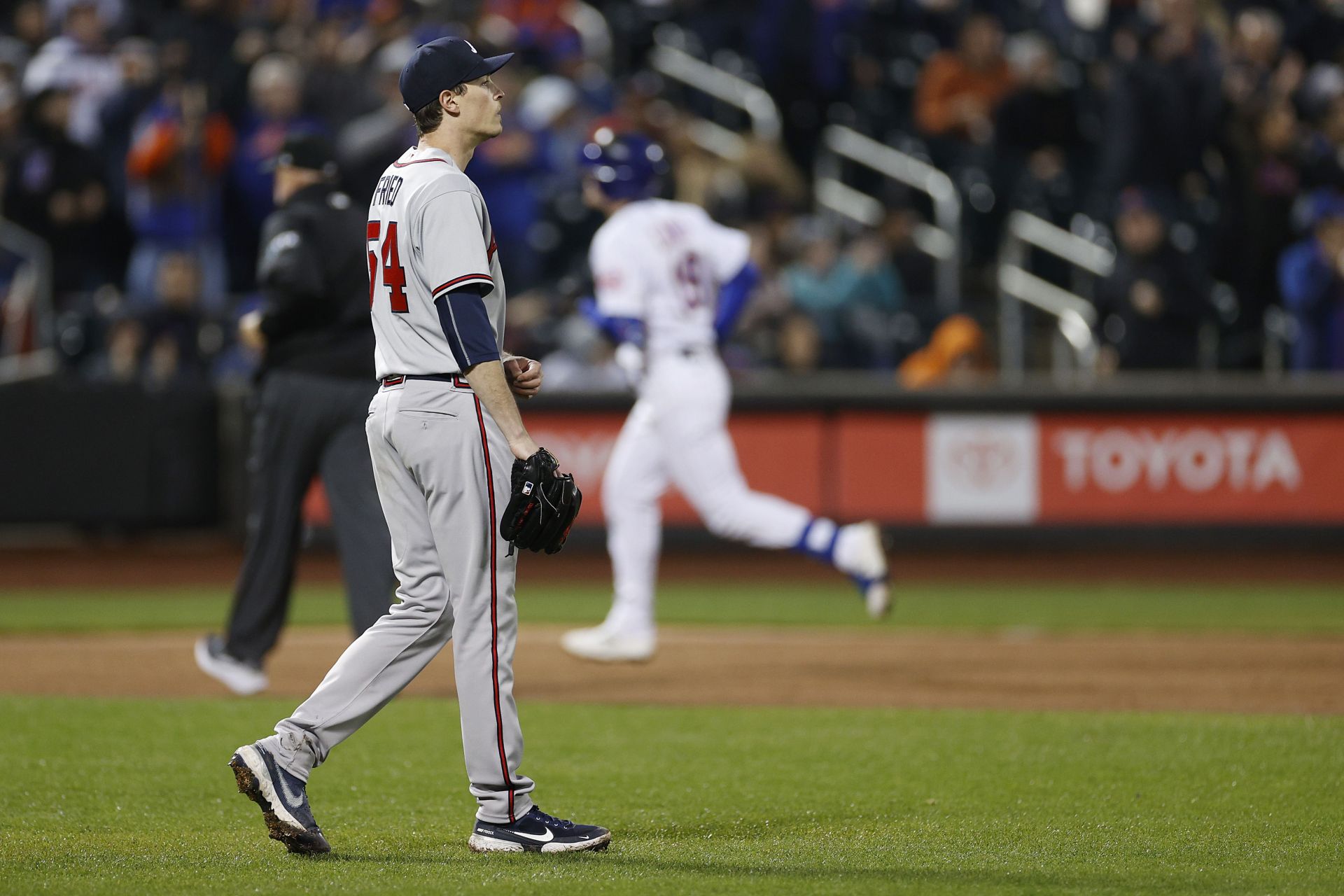 Cubs win a strange game as Braves lose series at Wrigley Field