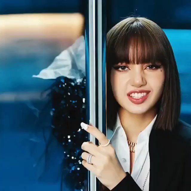 BTS's V And BLACKPINK's Lisa Have A Blast Trying Pole Dance At The CELINE  After-Party - Koreaboo