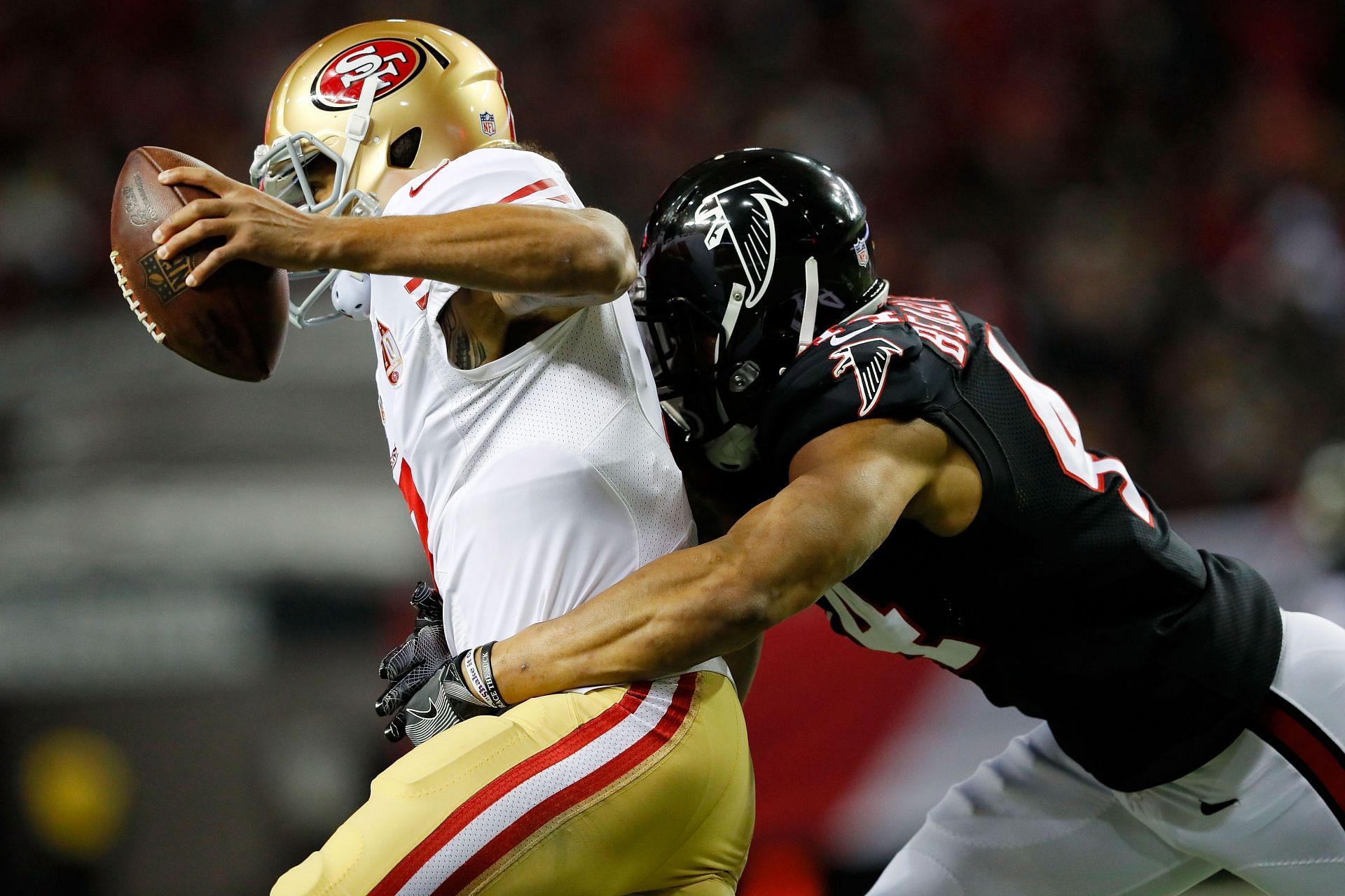 Carr Outduels Kaepernick as Raiders Handle 49ers