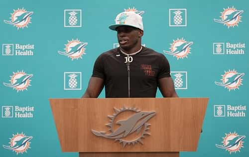 Miami Dolphins wide receiver Tyreek Hill praises the accuracy of his quarterback