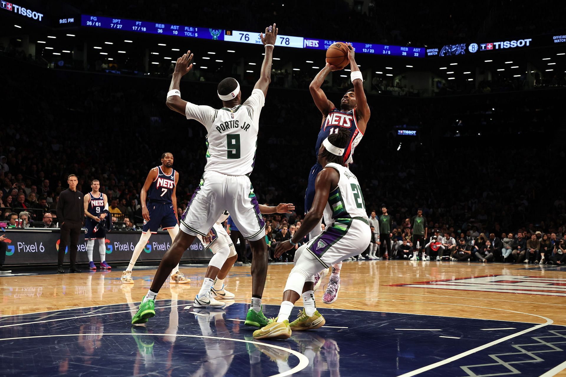 The Miami Heat are interested in Bobby Portis. (Image via Getty Images)