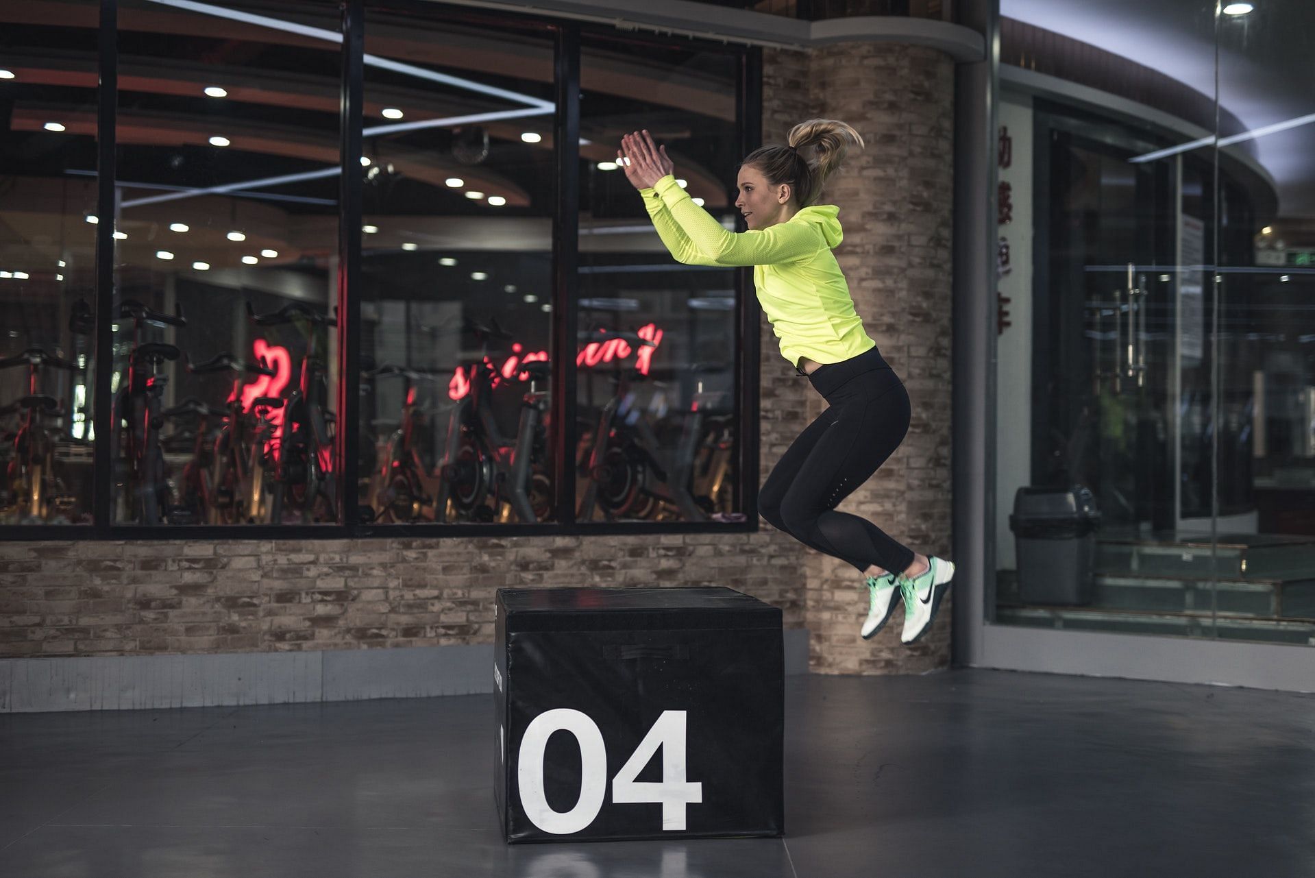 Tips to make your exercise habit stick. (Image via Pexels/Photo by Li Sun)