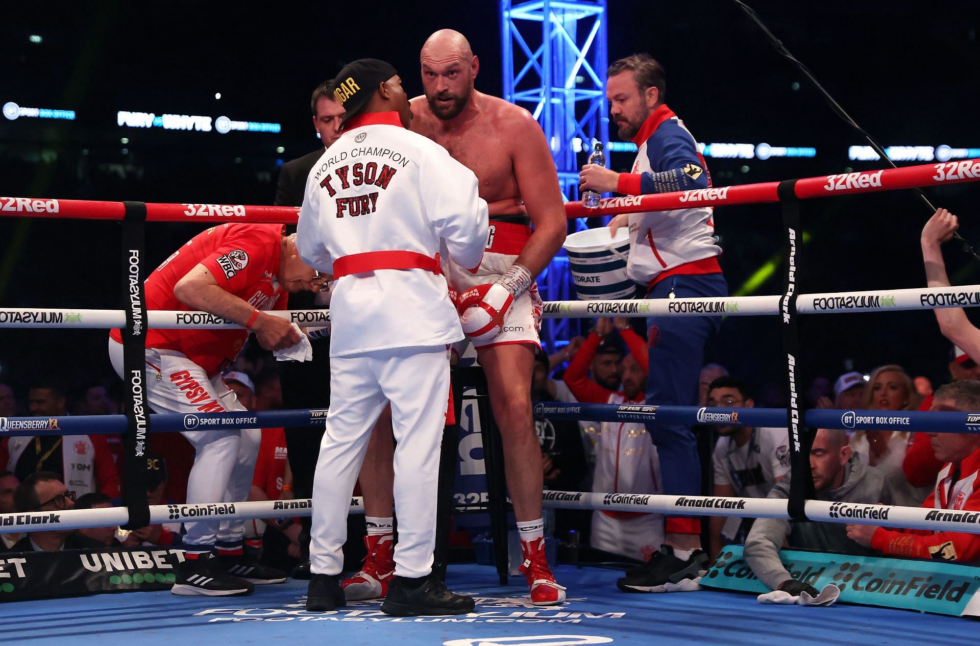 Tyson Fury reveals he has no intention of vacating his WBC Heavyweight Title.
