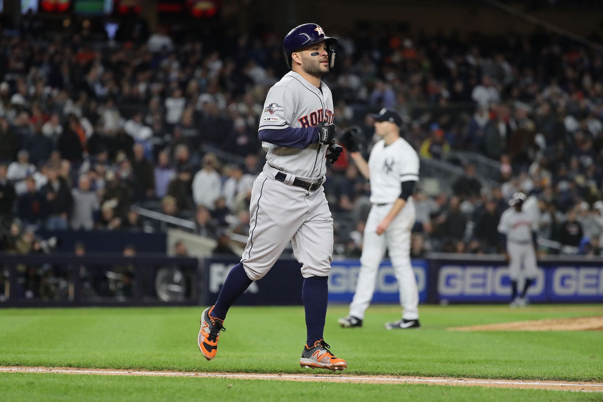 For walking off the Yankees in spectacular fashion (and giving us that  perfect Chapman photo), r/MinnesotaTwins has given Jose Altuve Honorary Dad  Status : r/minnesotatwins