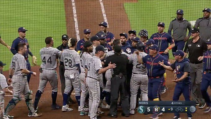 Julio Rodríguez 'shocked' by Hector Neris' reaction after strikeout; Astros  pitcher apologizes, denies slur 