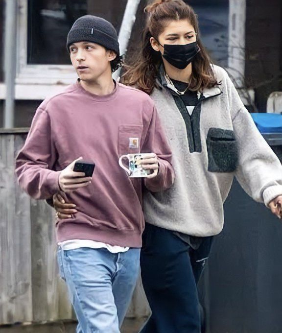 Hilarious 'Zendaya is pregnant' memes take over the internet as TikTok