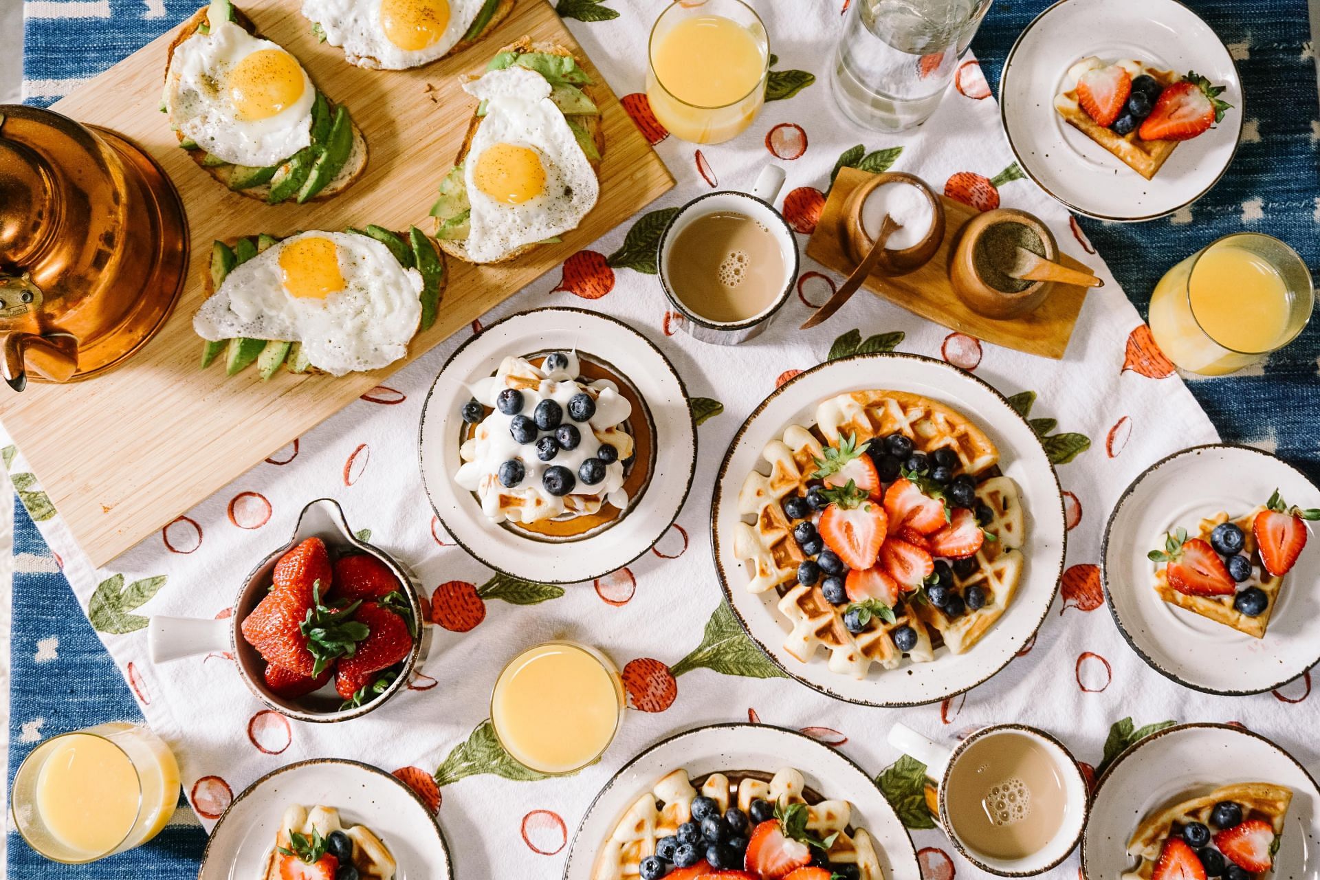 The most important meal of the day. (Image via unsplash/Rachel Park)