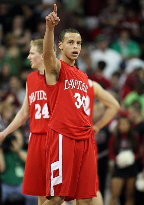 Look at Steph Curry's Davidson career ahead of jersey retirement